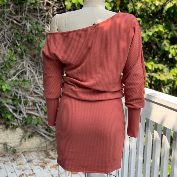 End of year sale✨BEBE OFF SHOULDER KNIT RIB DRESS - Picture 5 of 5